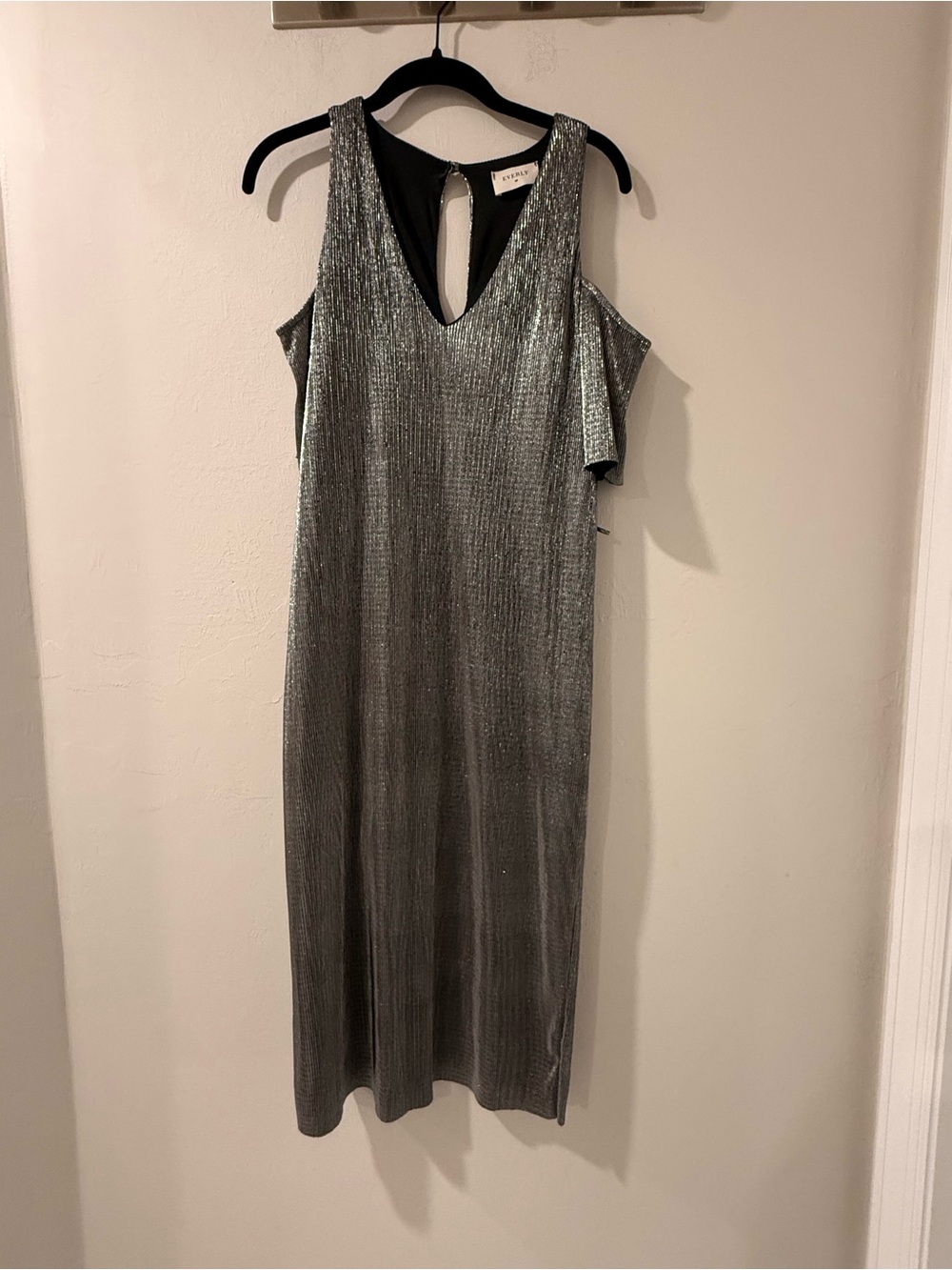 Everly Silver Cold-Shoulder V-Neck Midi Dress